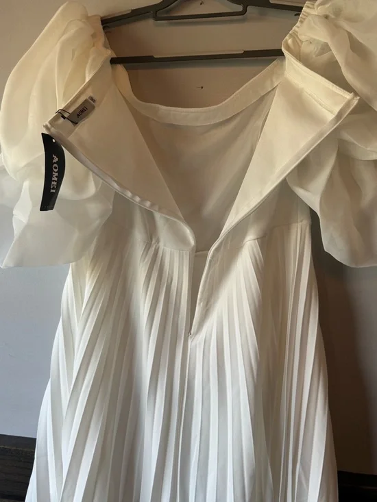 Off-Shoulder White Pleated Midi Dress with Statement Puff Sleeves - Picture 5 of 7
